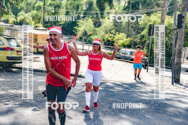 Achetez vos photos de l'�v�nementSubida do Papai Noel - treino da Equipe P� carioca sur Fotop