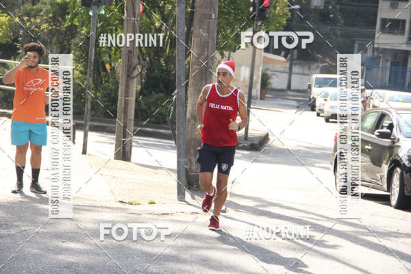 Achetez vos photos de l'�v�nementSubida do Papai Noel - treino da Equipe P� carioca sur Fotop