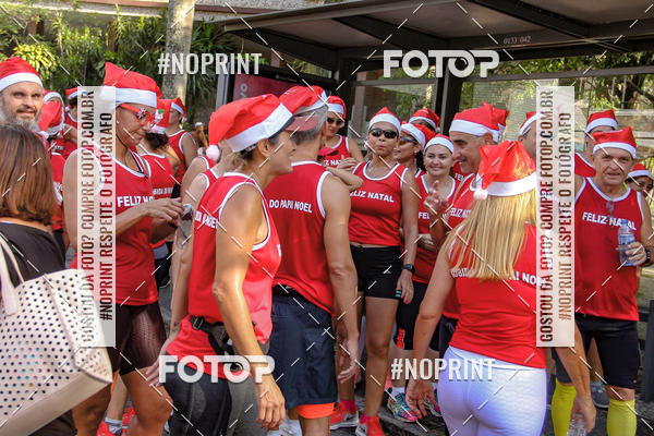 Achetez vos photos de l'�v�nementSubida do Papai Noel - treino da Equipe P� carioca sur Fotop