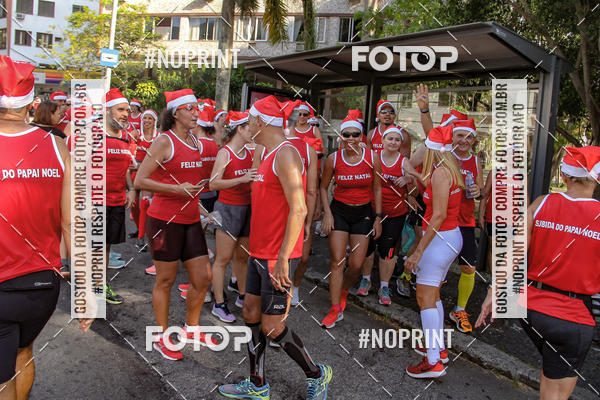 Achetez vos photos de l'�v�nementSubida do Papai Noel - treino da Equipe P� carioca sur Fotop