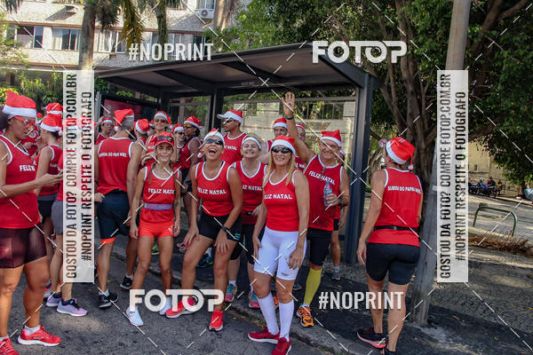 Achetez vos photos de l'�v�nementSubida do Papai Noel - treino da Equipe P� carioca sur Fotop