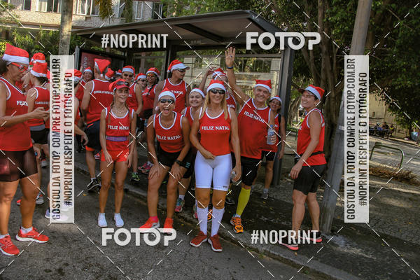 Achetez vos photos de l'�v�nementSubida do Papai Noel - treino da Equipe P� carioca sur Fotop