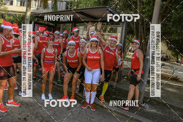 Achetez vos photos de l'�v�nementSubida do Papai Noel - treino da Equipe P� carioca sur Fotop
