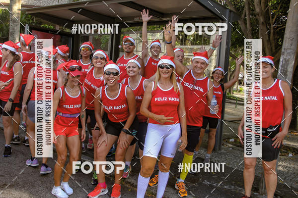 Achetez vos photos de l'�v�nementSubida do Papai Noel - treino da Equipe P� carioca sur Fotop