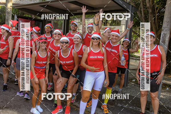 Achetez vos photos de l'�v�nementSubida do Papai Noel - treino da Equipe P� carioca sur Fotop