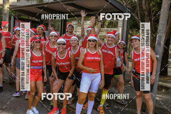 Achetez vos photos de l'�v�nementSubida do Papai Noel - treino da Equipe P� carioca sur Fotop