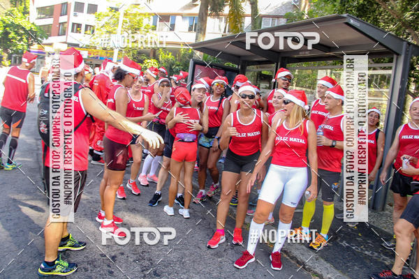 Achetez vos photos de l'�v�nementSubida do Papai Noel - treino da Equipe P� carioca sur Fotop