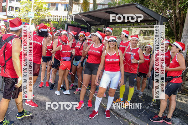 Achetez vos photos de l'�v�nementSubida do Papai Noel - treino da Equipe P� carioca sur Fotop