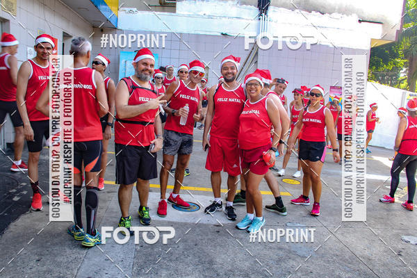 Achetez vos photos de l'�v�nementSubida do Papai Noel - treino da Equipe P� carioca sur Fotop