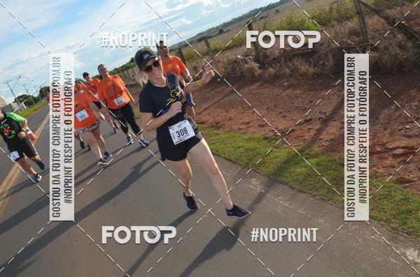 Buy your photos of the event1 Beer Run Expo guas on Fotop