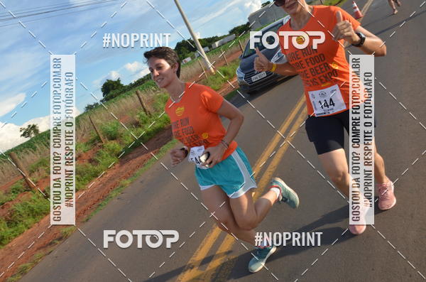 Buy your photos of the event1 Beer Run Expo guas on Fotop