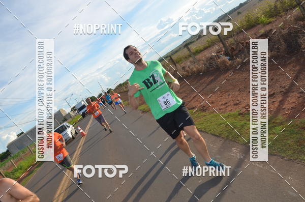 Buy your photos of the event1 Beer Run Expo guas on Fotop