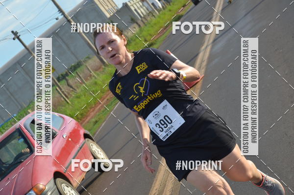 Buy your photos of the event1 Beer Run Expo guas on Fotop