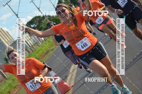 Buy your photos of the event1 Beer Run Expo guas on Fotop