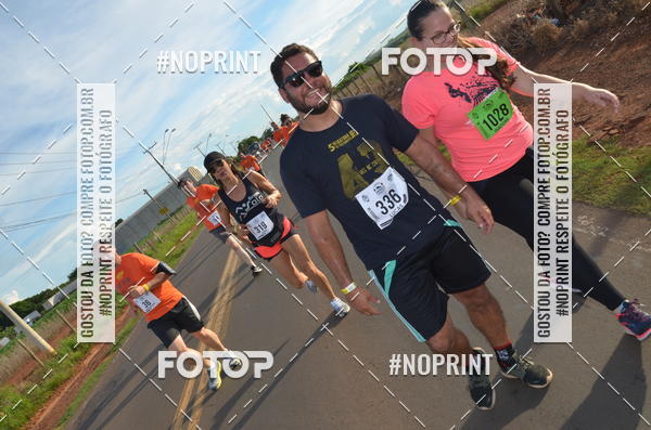 Buy your photos of the event1 Beer Run Expo guas on Fotop
