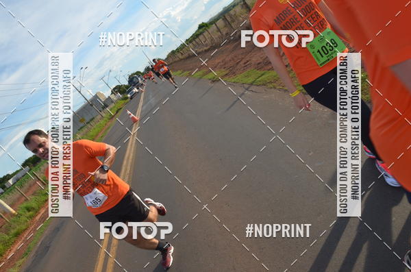 Buy your photos of the event1 Beer Run Expo guas on Fotop