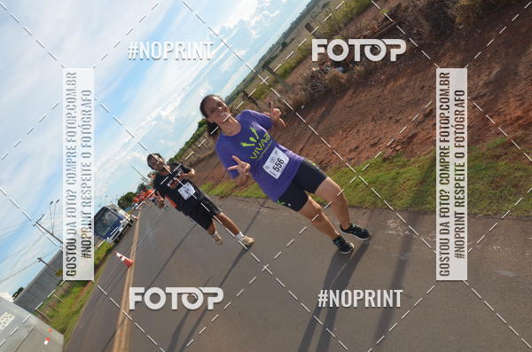 Buy your photos of the event1 Beer Run Expo guas on Fotop
