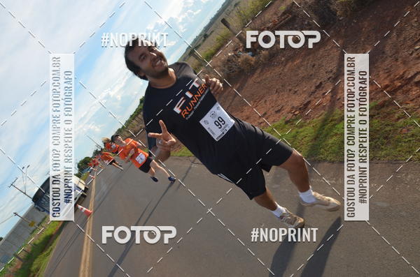Buy your photos of the event1 Beer Run Expo guas on Fotop