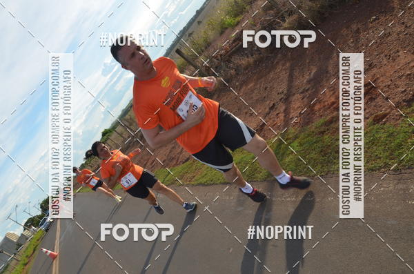 Buy your photos of the event1 Beer Run Expo guas on Fotop