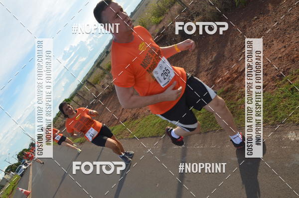 Buy your photos of the event1 Beer Run Expo guas on Fotop