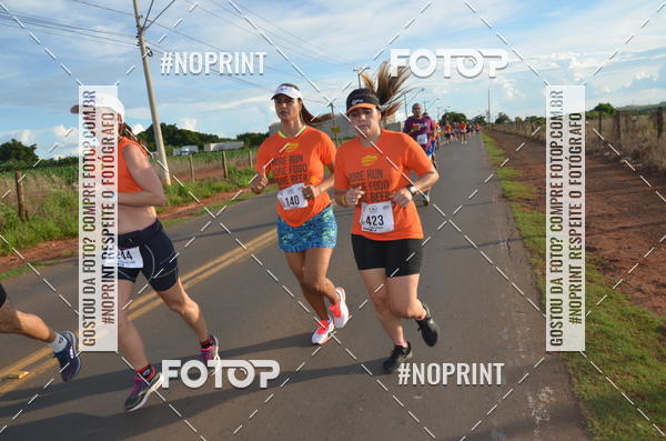 Buy your photos of the event1 Beer Run Expo guas on Fotop