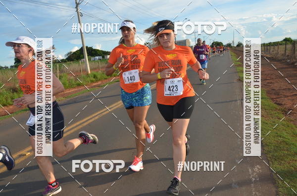Buy your photos of the event1 Beer Run Expo guas on Fotop