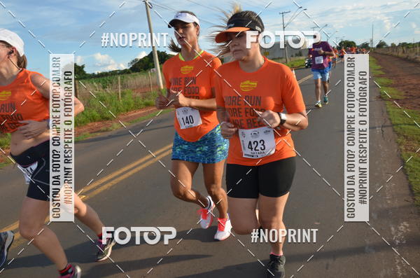 Buy your photos of the event1 Beer Run Expo guas on Fotop