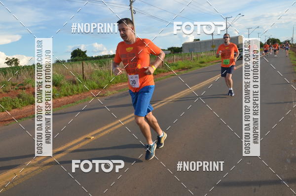 Buy your photos of the event1 Beer Run Expo guas on Fotop