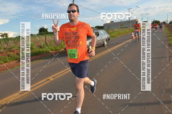 Buy your photos of the event1 Beer Run Expo guas on Fotop