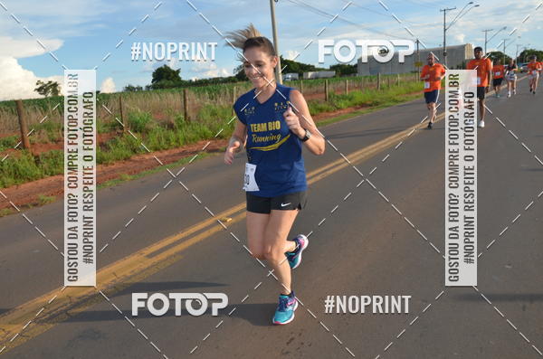 Buy your photos of the event1 Beer Run Expo guas on Fotop