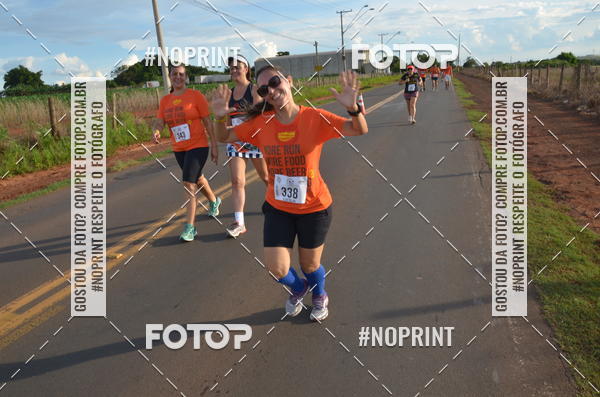 Buy your photos of the event1 Beer Run Expo guas on Fotop