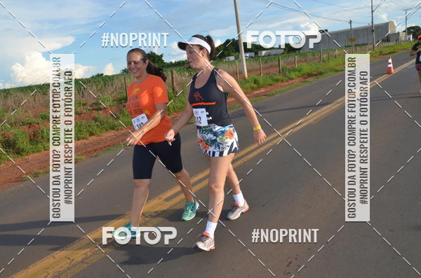 Buy your photos of the event1 Beer Run Expo guas on Fotop