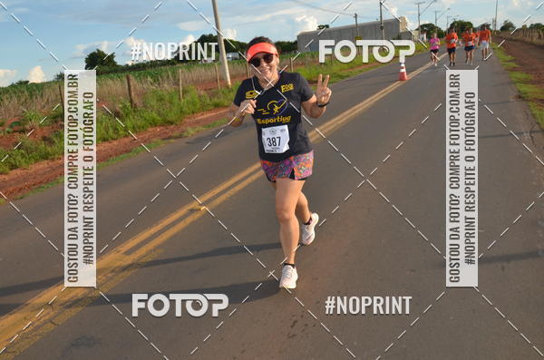 Buy your photos of the event1 Beer Run Expo guas on Fotop