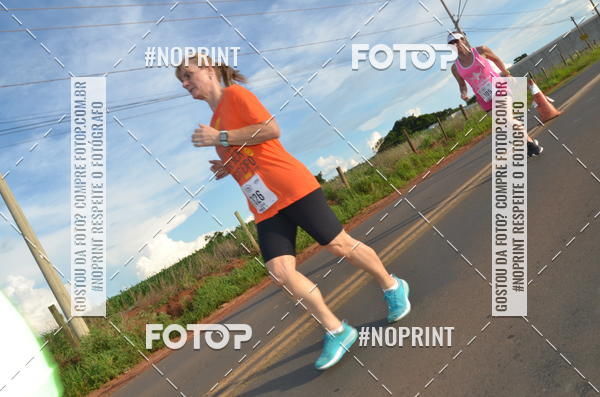 Buy your photos of the event1 Beer Run Expo guas on Fotop