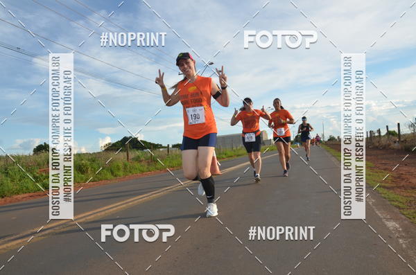 Buy your photos of the event1 Beer Run Expo guas on Fotop