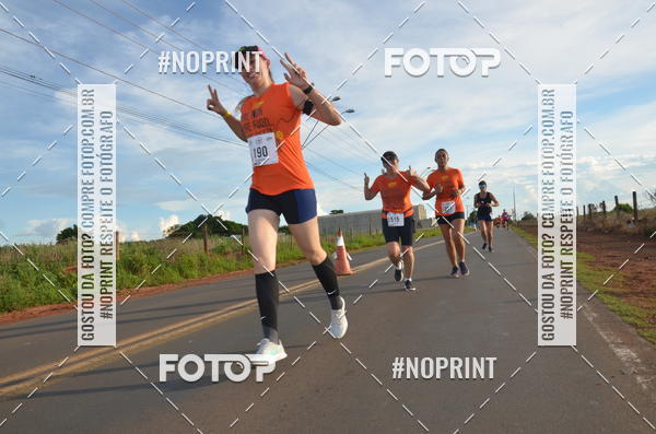 Buy your photos of the event1 Beer Run Expo guas on Fotop