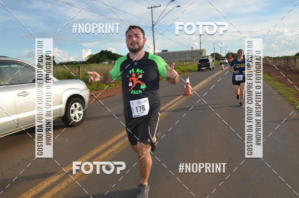 Buy your photos of the event1 Beer Run Expo guas on Fotop