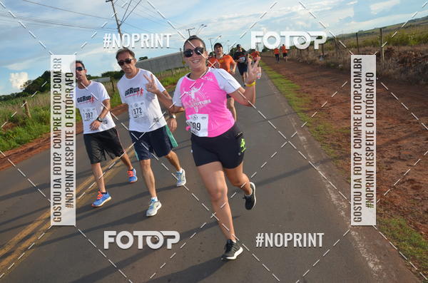 Buy your photos of the event1 Beer Run Expo guas on Fotop