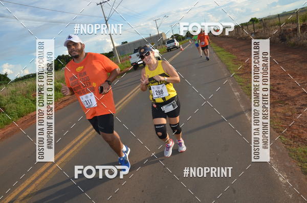 Buy your photos of the event1 Beer Run Expo guas on Fotop