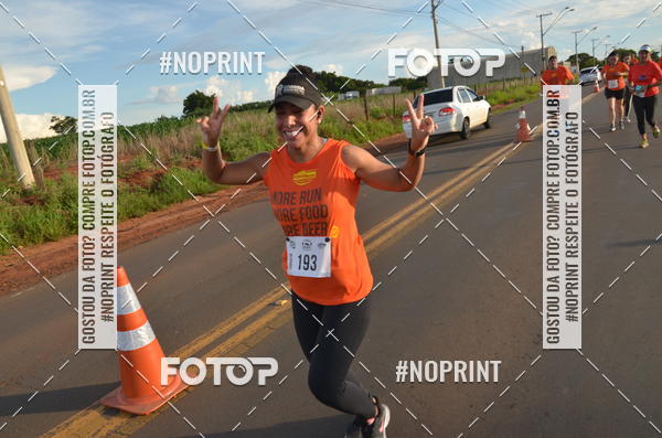 Buy your photos of the event1 Beer Run Expo guas on Fotop