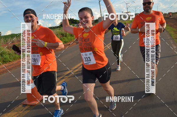 Buy your photos of the event1 Beer Run Expo guas on Fotop