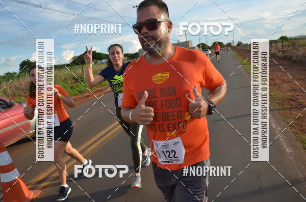 Buy your photos of the event1 Beer Run Expo guas on Fotop