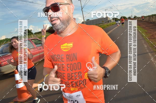 Buy your photos of the event1 Beer Run Expo guas on Fotop