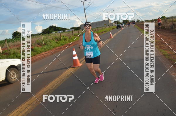 Buy your photos of the event1 Beer Run Expo guas on Fotop