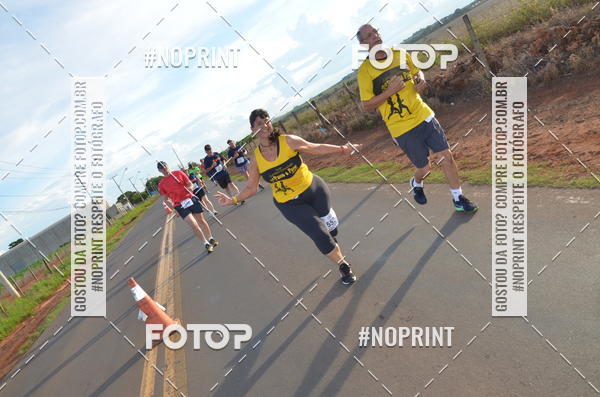 Buy your photos of the event1 Beer Run Expo guas on Fotop