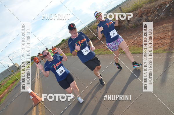 Buy your photos of the event1 Beer Run Expo guas on Fotop