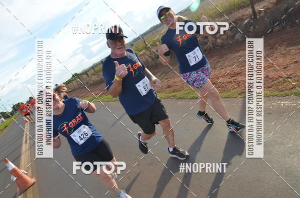 Buy your photos of the event1 Beer Run Expo guas on Fotop