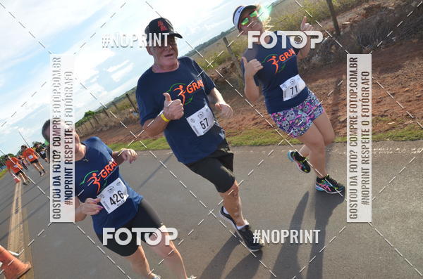 Buy your photos of the event1 Beer Run Expo guas on Fotop