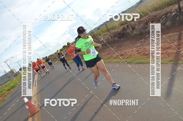 Buy your photos of the event1 Beer Run Expo guas on Fotop