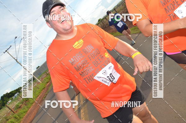 Buy your photos of the event1 Beer Run Expo guas on Fotop